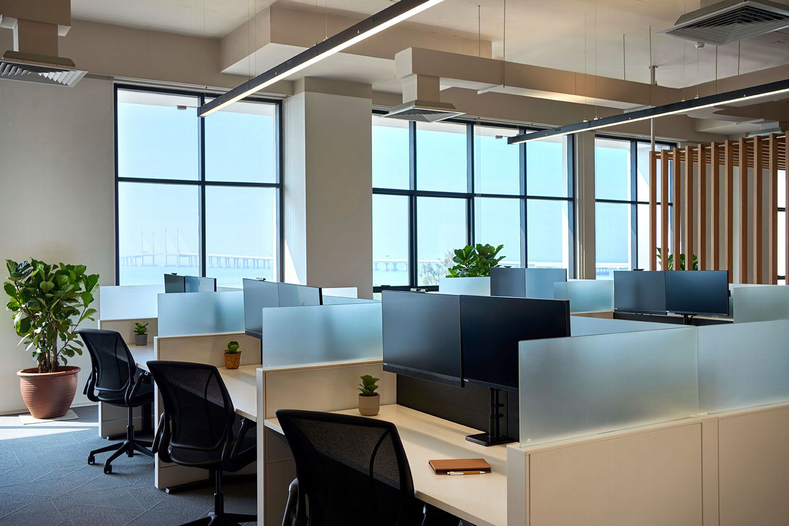 Human Compatible Office How Human-Centric Office Design Shapes High-Performing AI Hubs in Asia